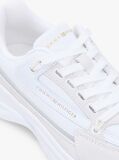 Άσπρο Σουέτ Chunky Δετά Sneakers  Γυναίκες