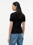 Μαύρο Ριμπ T-Shirt Σε Slim Γραμμή Με Κεντητό Σημαιάκι  Γυναίκες