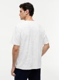 Άσπρο Άνετο T-Shirt Με Κλασική Λαιμόκοψη  Άνδρες