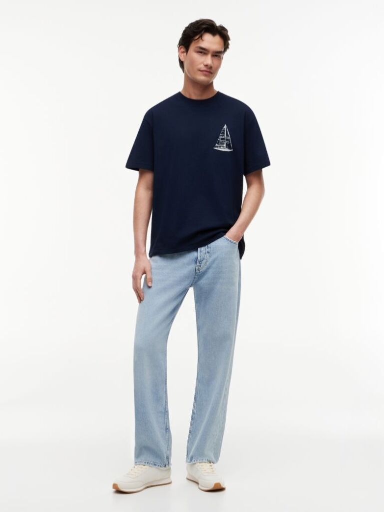 Μπλε T-Shirt Σε Άνετη Γραμμή Με Σχέδιο Στην Πλάτη  Άνδρες