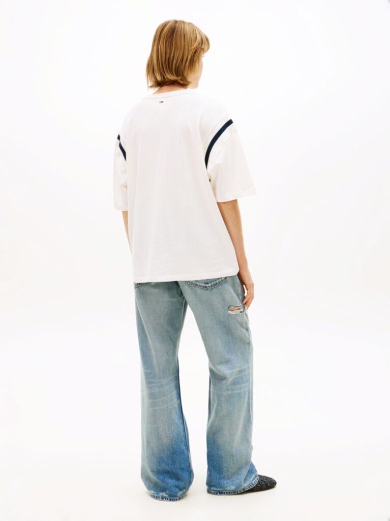 Μπεζ Oversized T-Shirt Με Κλασική Λαιμόκοψη Και Λογότυπο  Γυναίκες