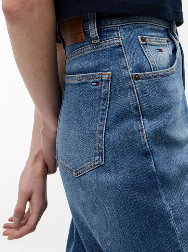 Denim Ultra Ψηλόμεσο Mom Τζιν Σε Tapered Γραμμή  Γυναίκες