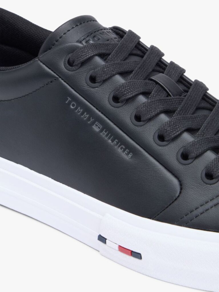Μαύρο Δερμάτινα Sneakers Με Σόλα Σε Αντίθεση  Άνδρες