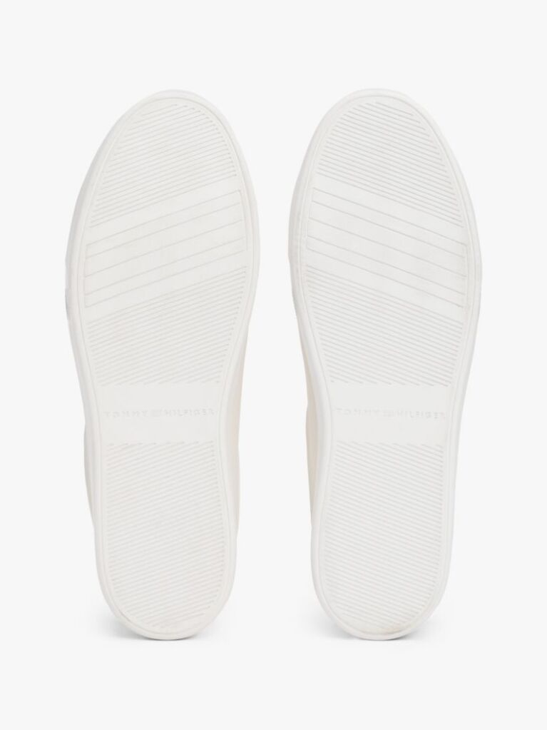 Άσπρο Essential Δερμάτινα Sneakers Με Μεταλλικές Λεπτομέρειες  Γυναίκες