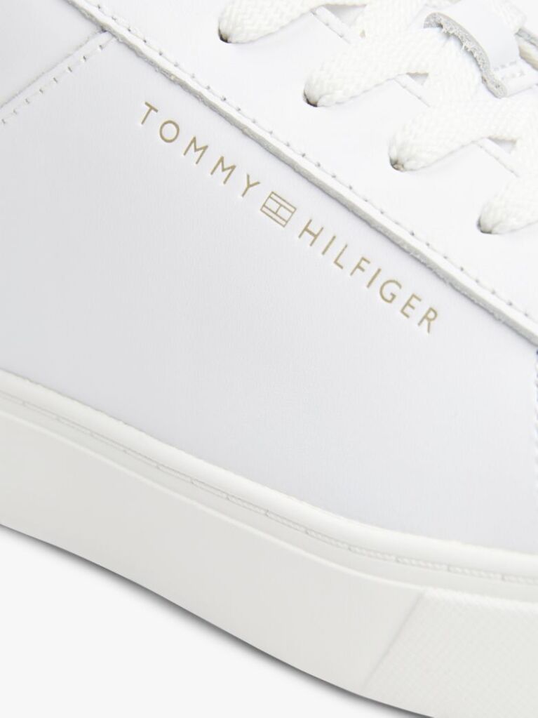 Άσπρο Essential Δερμάτινα Sneakers Με Μεταλλικές Λεπτομέρειες  Γυναίκες