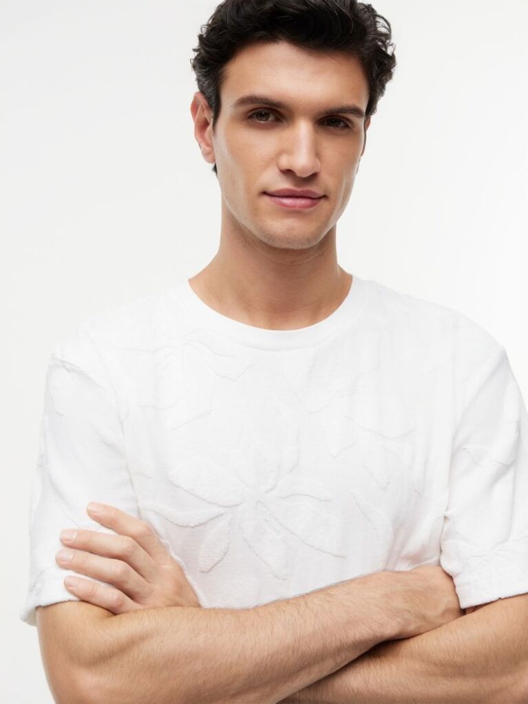 Άσπρο Άνετο T-Shirt Με Κλασική Λαιμόκοψη  Άνδρες