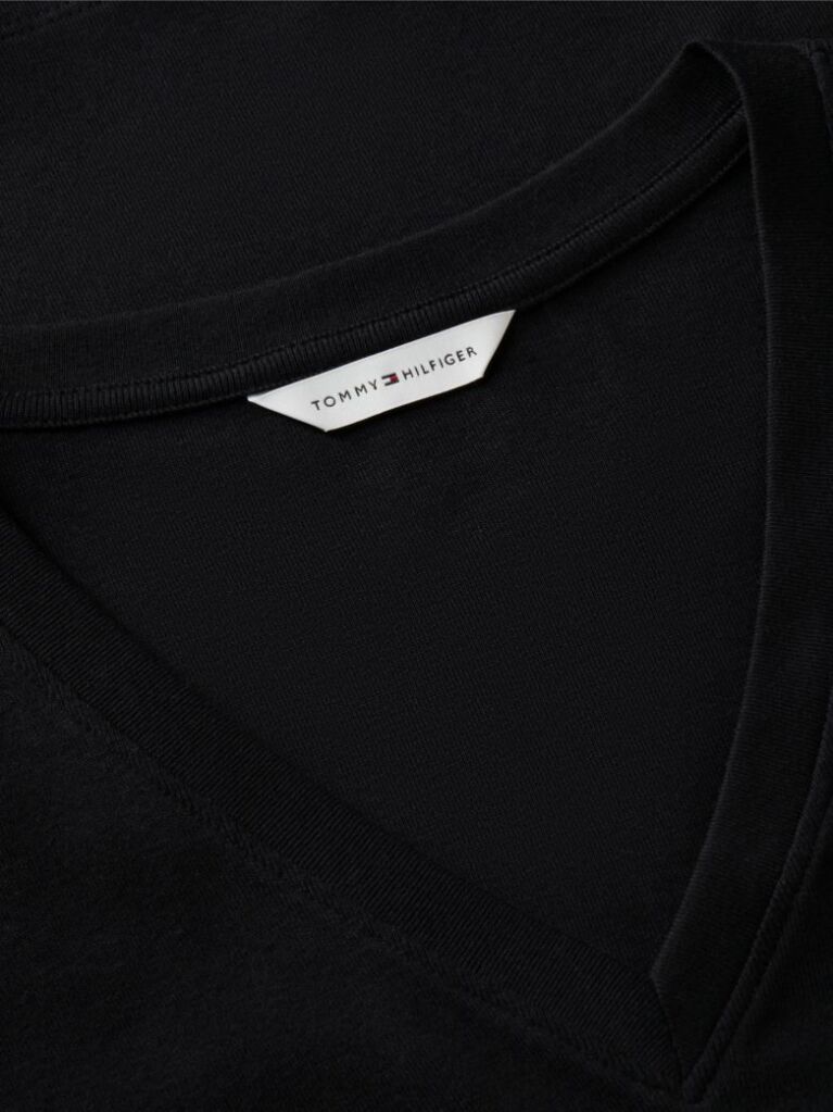 Μαύρο T-Shirt Με Λαιμόκοψη V Και Slim Γραμμή  Γυναίκες