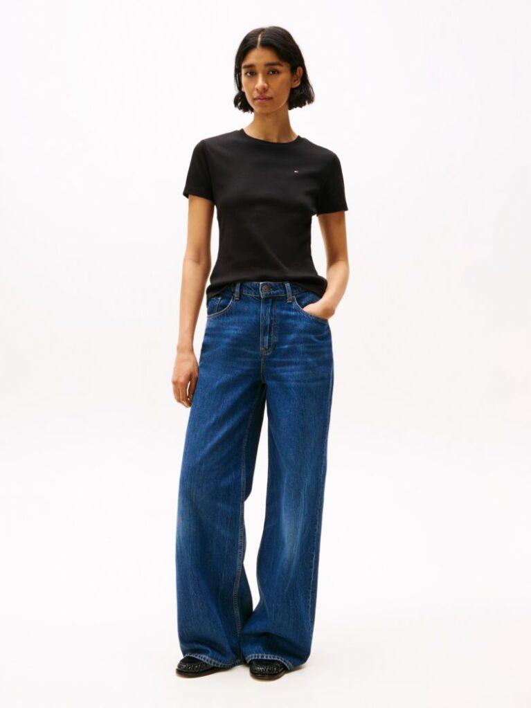 Μαύρο Ριμπ T-Shirt Σε Slim Γραμμή Με Κεντητό Σημαιάκι  Γυναίκες
