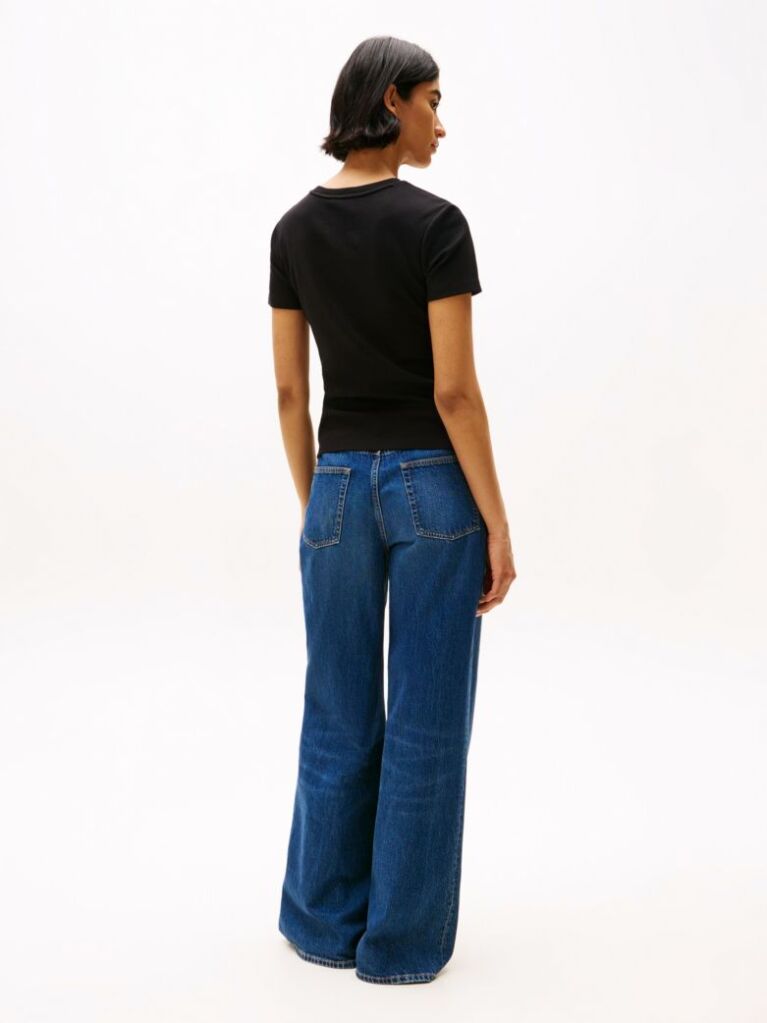 Μαύρο Ριμπ T-Shirt Σε Slim Γραμμή Με Κεντητό Σημαιάκι  Γυναίκες
